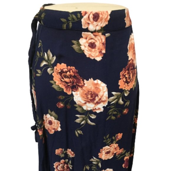 Streetwear Society SP Flower Wrap Skirt - Picture 3 of 15